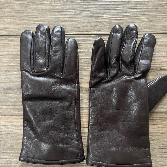 Thinsulate Women’s Brown Leather Gloves - Picture 3 of 5